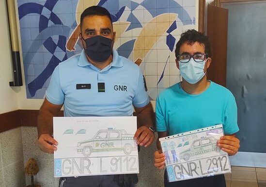 Utente do Ceeria oferece desenhos ao posto da Benedita da GNR