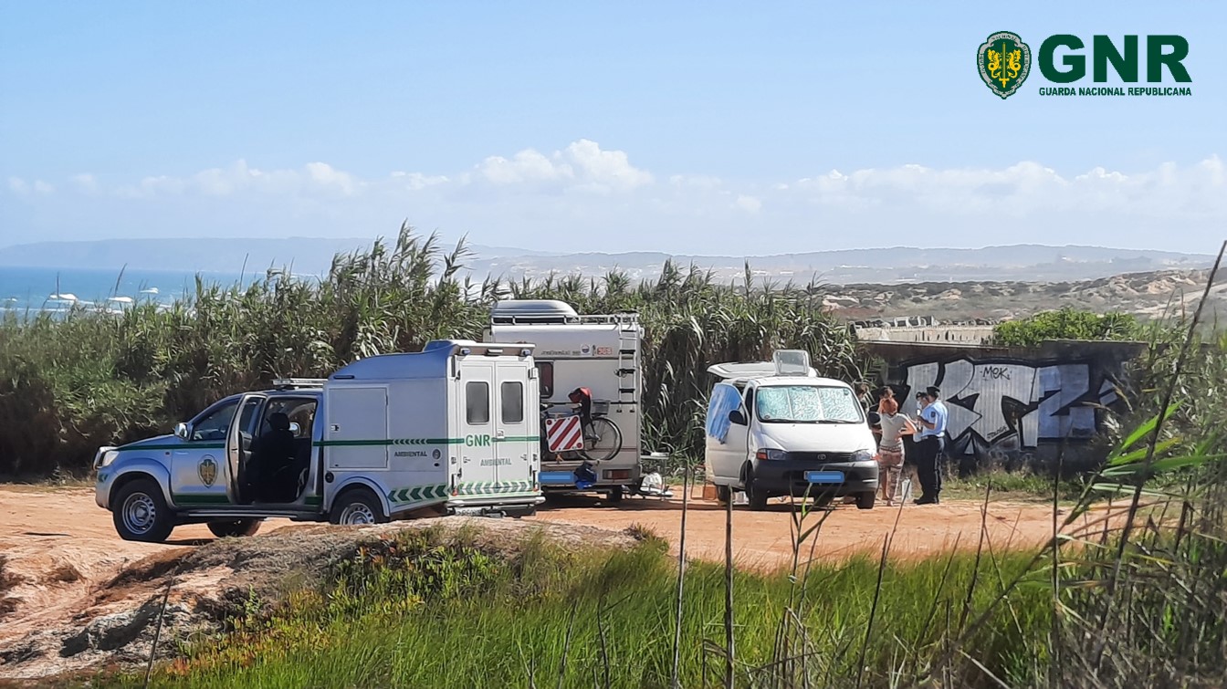 GNR detecta 21 infrações em fiscalização ao campismo ilegal em Peniche