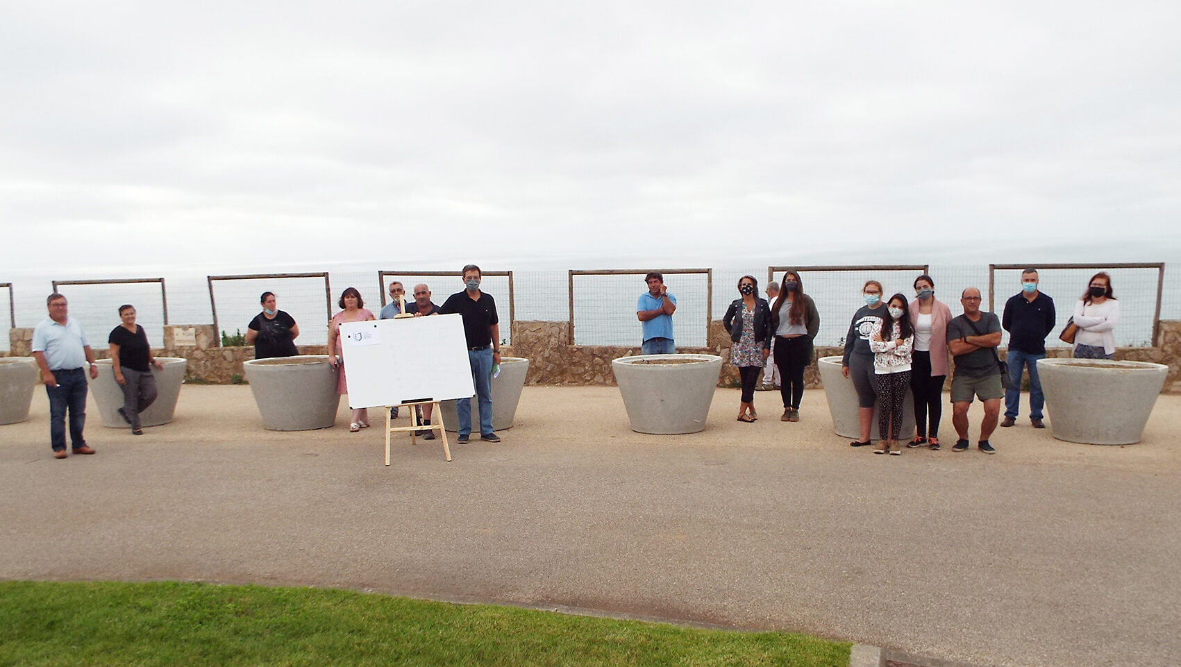 Moradores embelezam Miradouro da Arrinhada