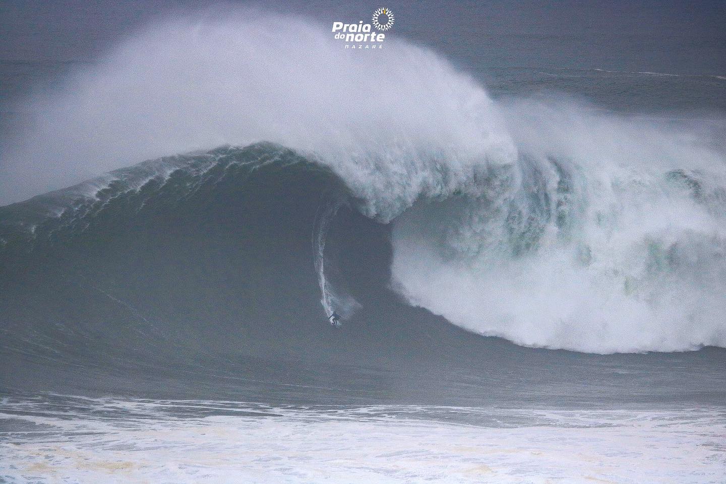 Nazaré abre praias para a prática de surf