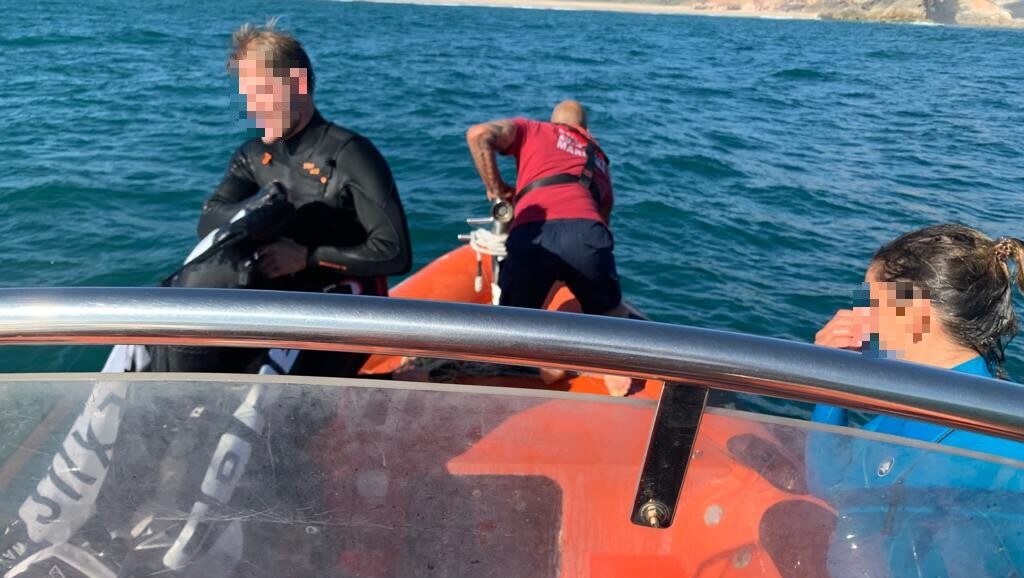 Dois praticantes de kitesurf resgatados na Praia do Norte