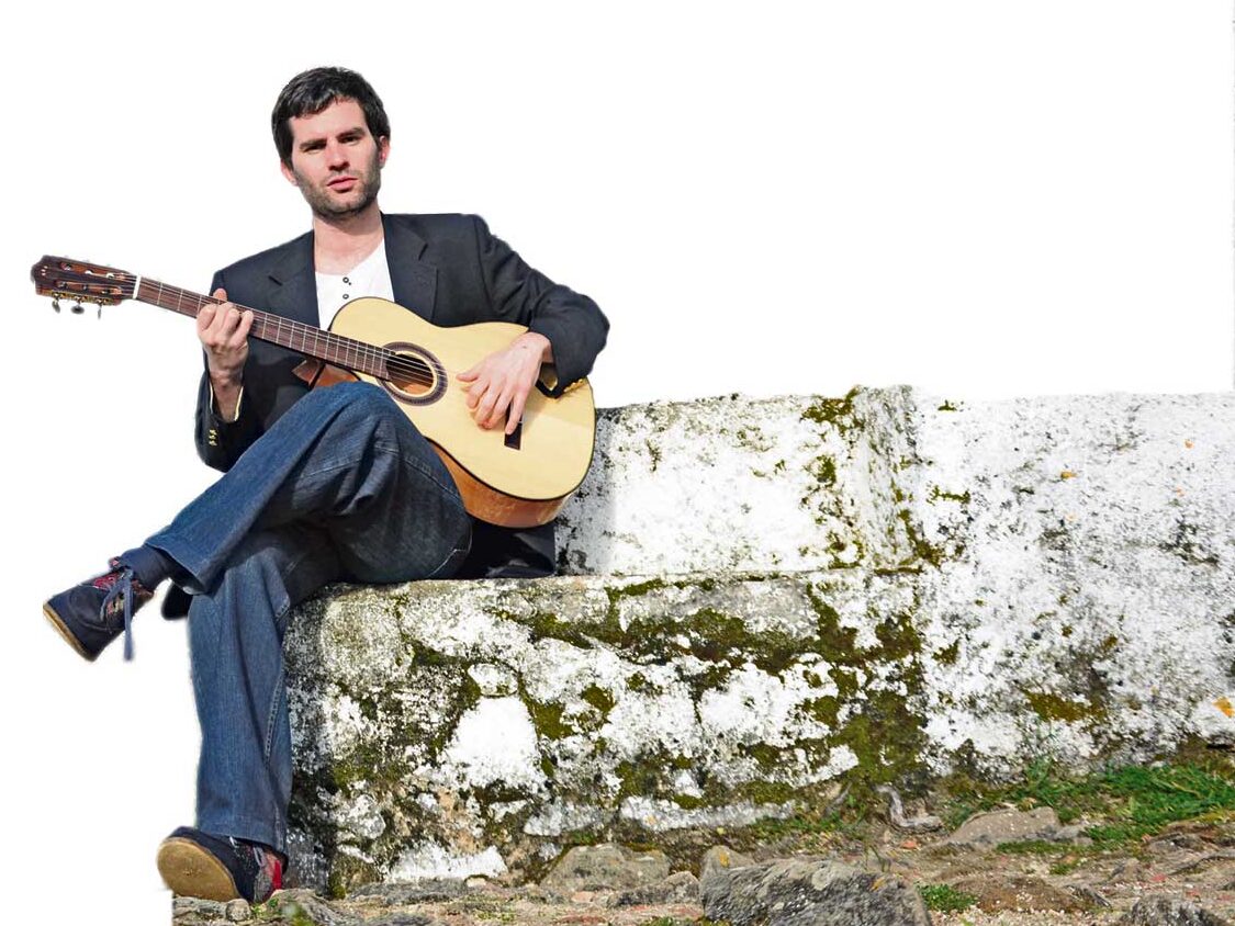 O escritor-compositor do Oeste que arrecada prémios literários