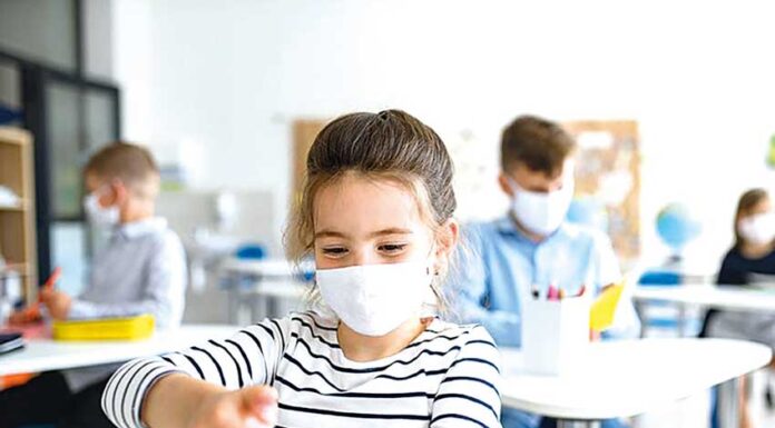 Regresso às aulas: ensine o seu filho a prevenir a covid-19 na escola