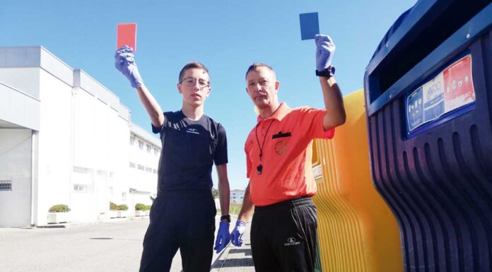 Pai e filho mostram cartões ao lixo nas ruas de Alcobaça