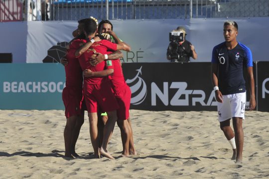 Portugal goleia França (7-0) na Nazaré
