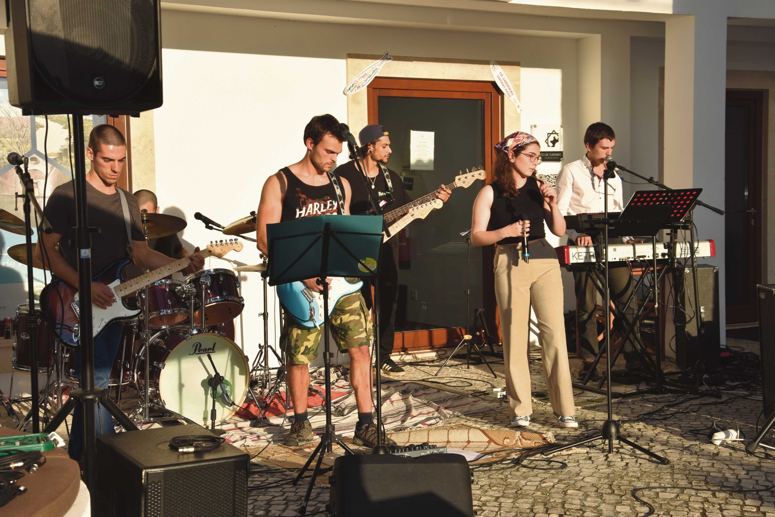 Banda Irmãos d’Apolo apresenta-se à cidade na esplanada do Afinidades