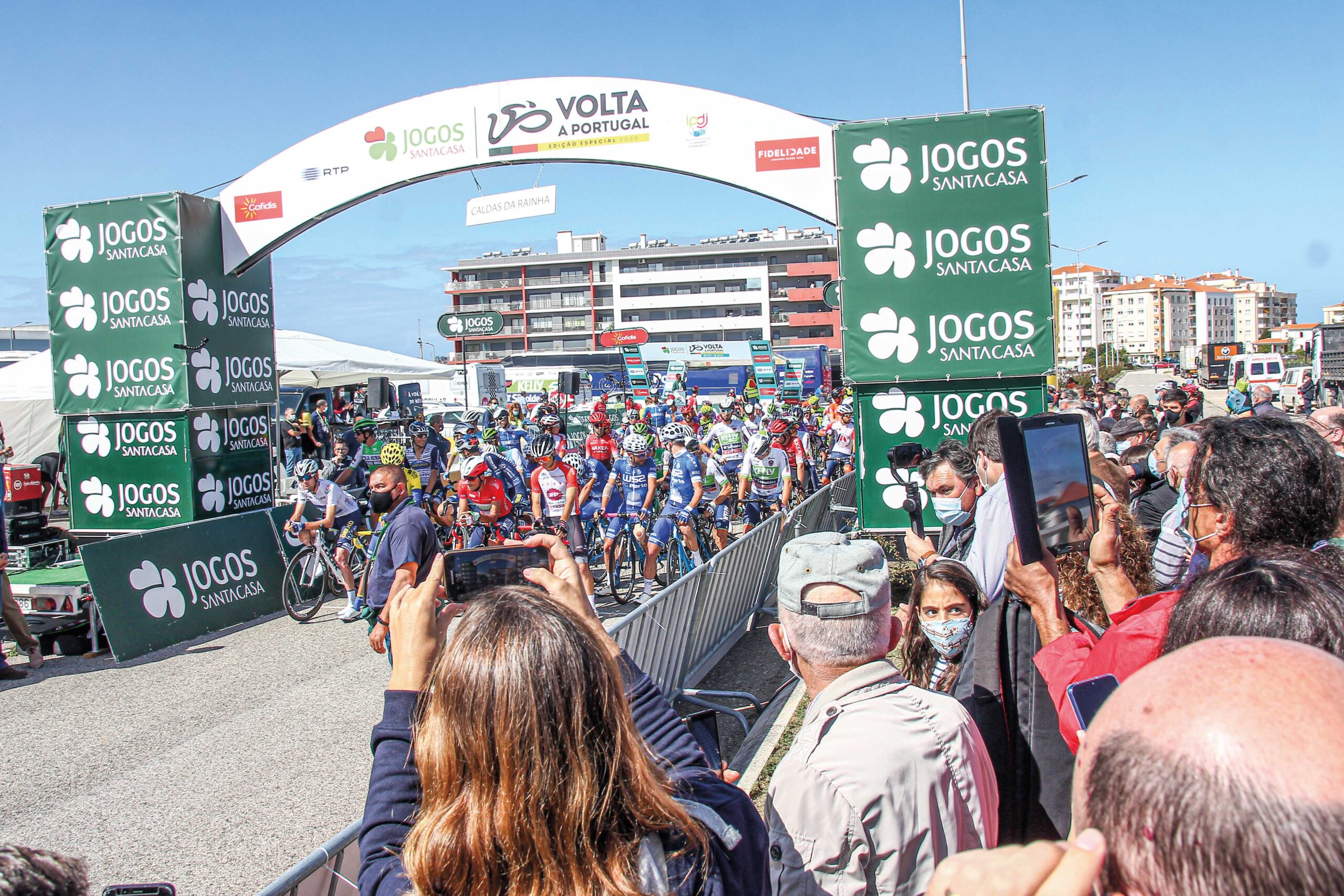 Caldenses foram à estrada apoiar os ciclistas