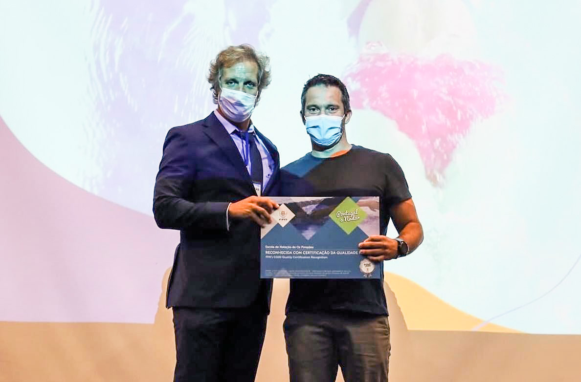 Escola de Natação dos Pimpões certificada pela Federação