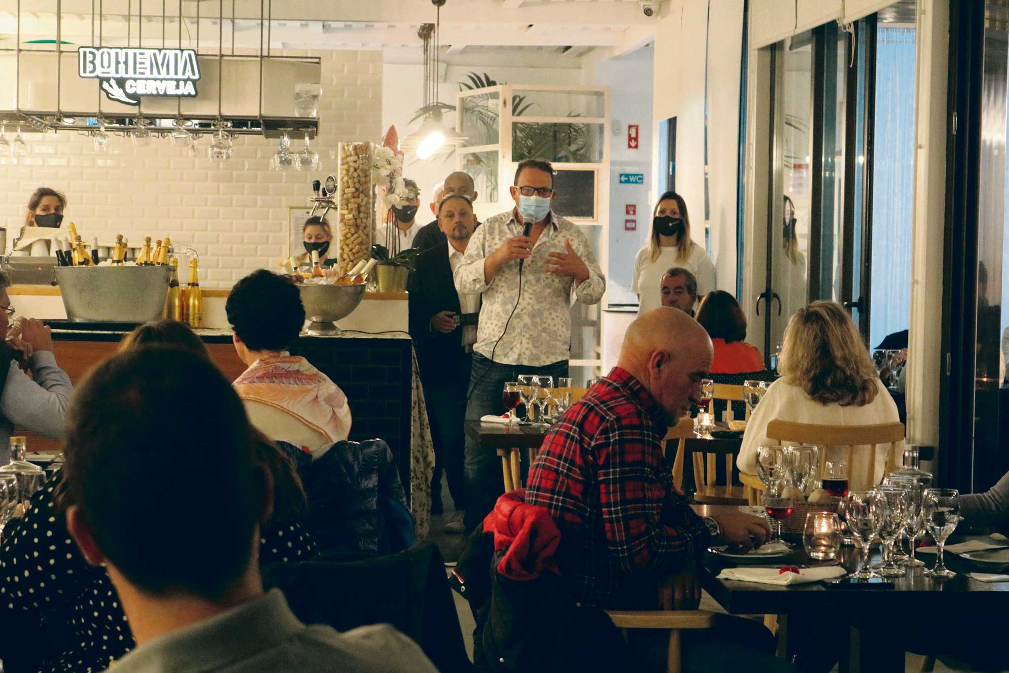 Jantar uniu o marisco e a ginja