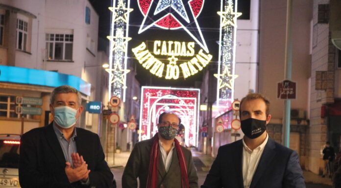 Caldas, rainha do Natal, já tem as ruas da cidade iluminadas