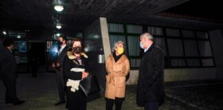 Ministra da Cultura veio à estreia da peça do Teatro da Rainha