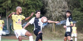 Nazarenos vence nas Caldas com reviravolta