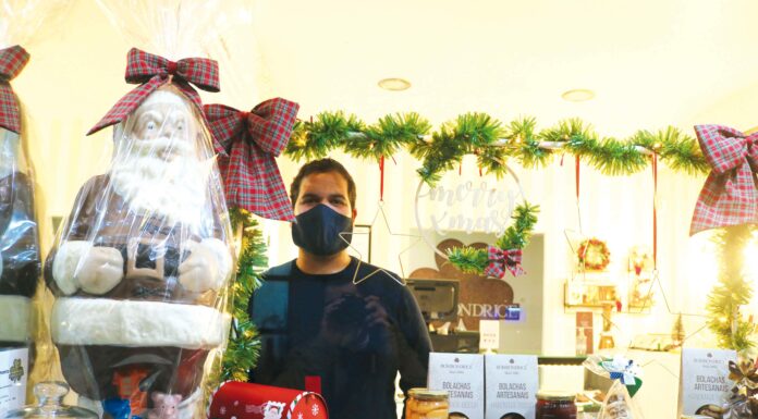 Bombondrice criou Pai Natal de chocolate com 90 centímetros e 14 quilos