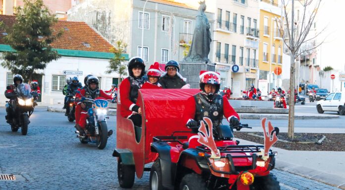 Grupo Motard São Rafael entrega prendas de Natal