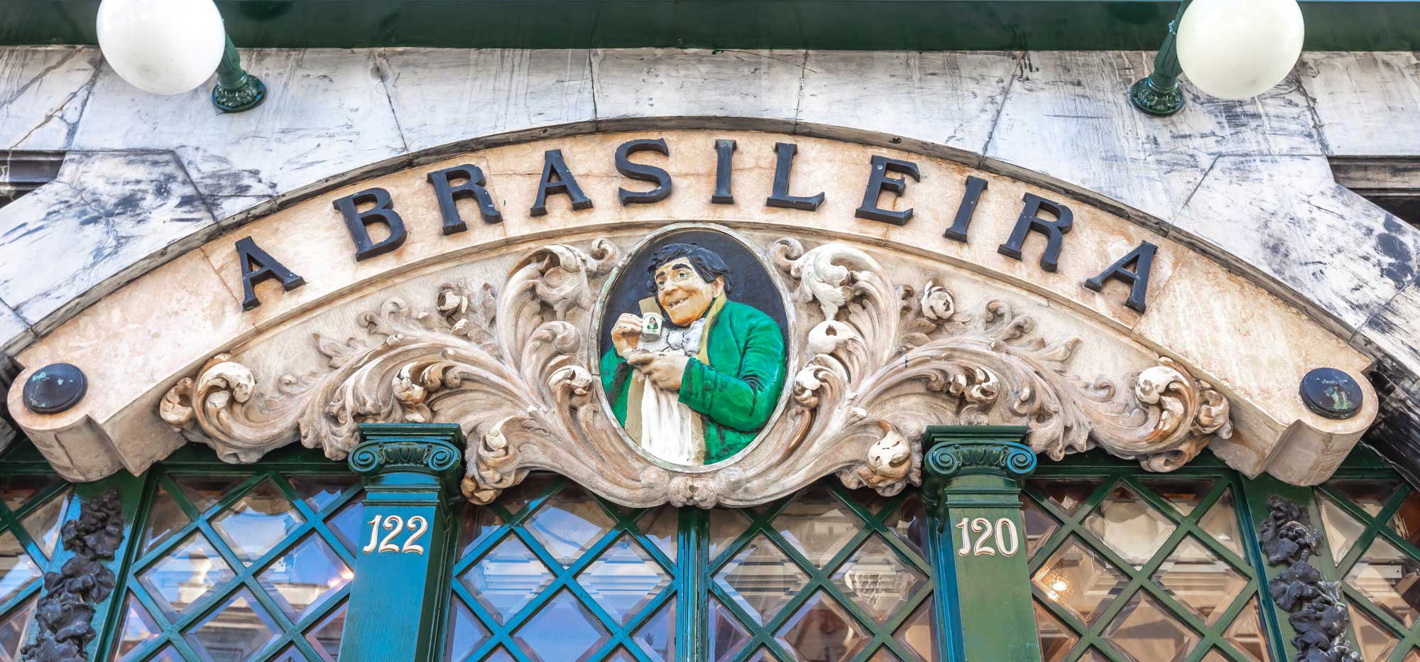 Gazeta das Caldas premeia assinante e está à venda em Lisboa