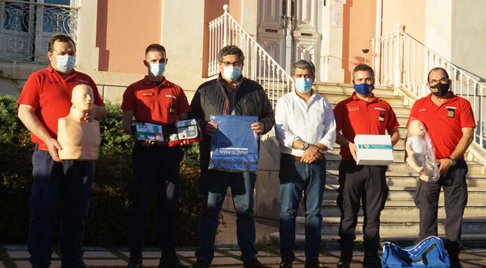 Câmara de Alcobaça entrega kits a bombeiros do concelho