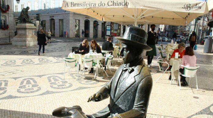 Gazeta já está à venda n’A Brasileira