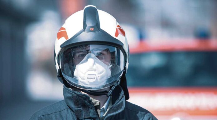 Bombeiros das Caldas resgataram duas pessoas num incêndio urbano