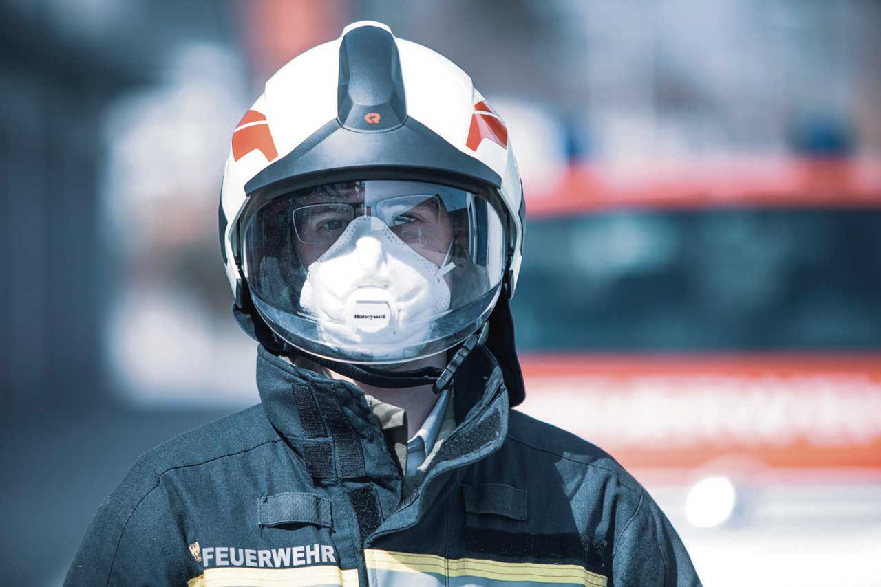 Bombeiros das Caldas resgataram duas pessoas num incêndio urbano