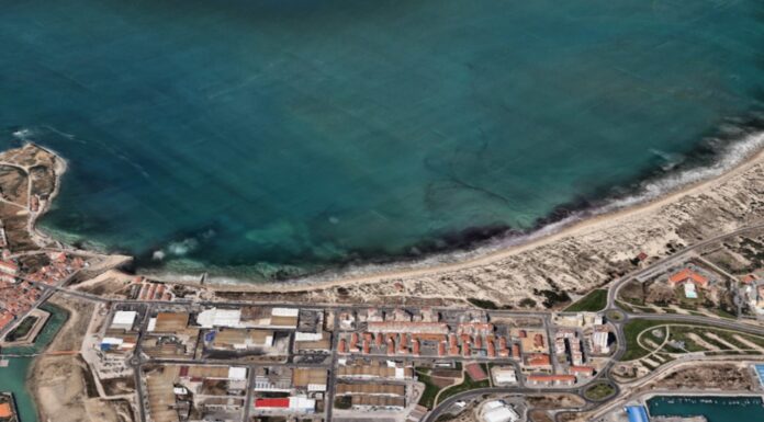 Novos passadiços em três praias do concelho