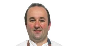 Ricardo Raimundo mostra como se faz um doce conventual