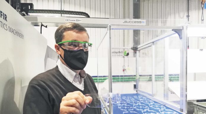 Grupo Barros & Moreira cria óculos de proteção individual contra a covid