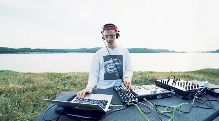 Música de Holly nomeada para Grammy