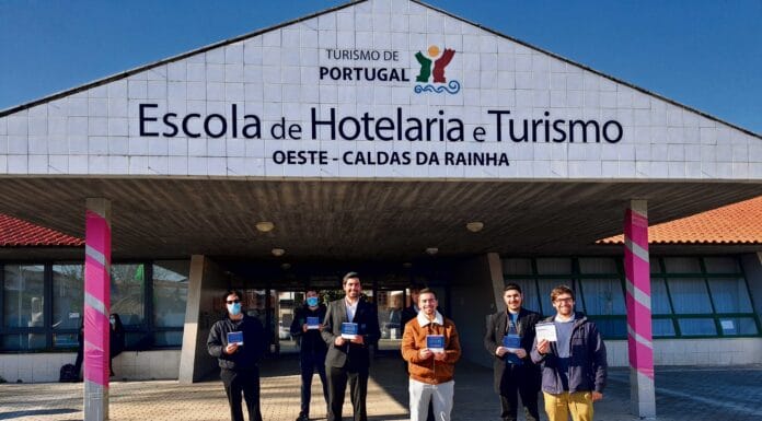 Alunos da EHTO lançam calendário especial para obter receitas