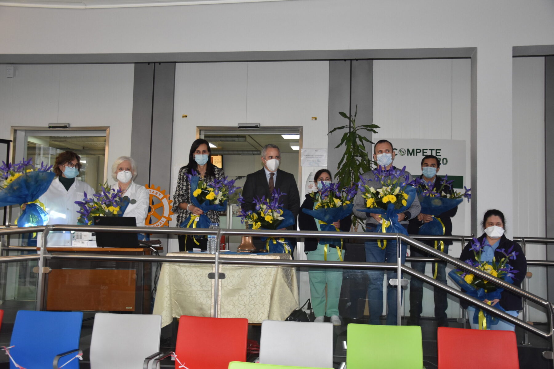 Rotários caldenses homenagearam profissionais de saúde do CHO