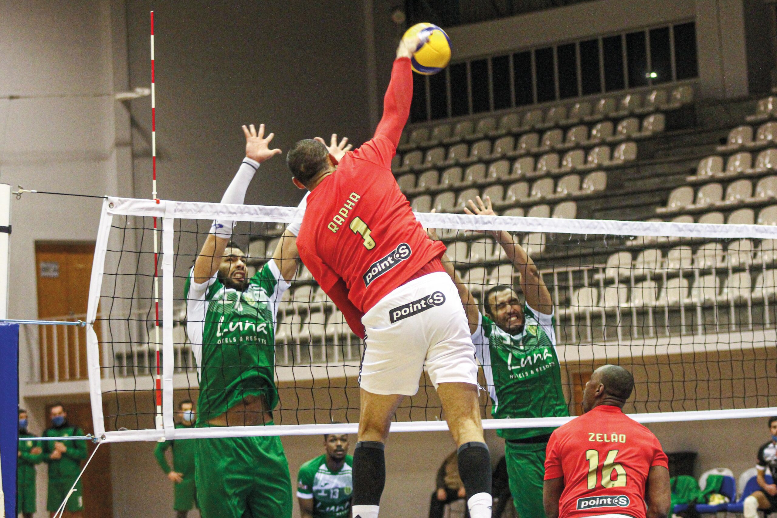 Sp. Caldas em bom plano obrigou o Benfica a suar