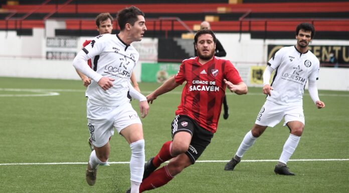 Caldas vence em Sacavém com golaço de Farinha Sacavenense-Caldas