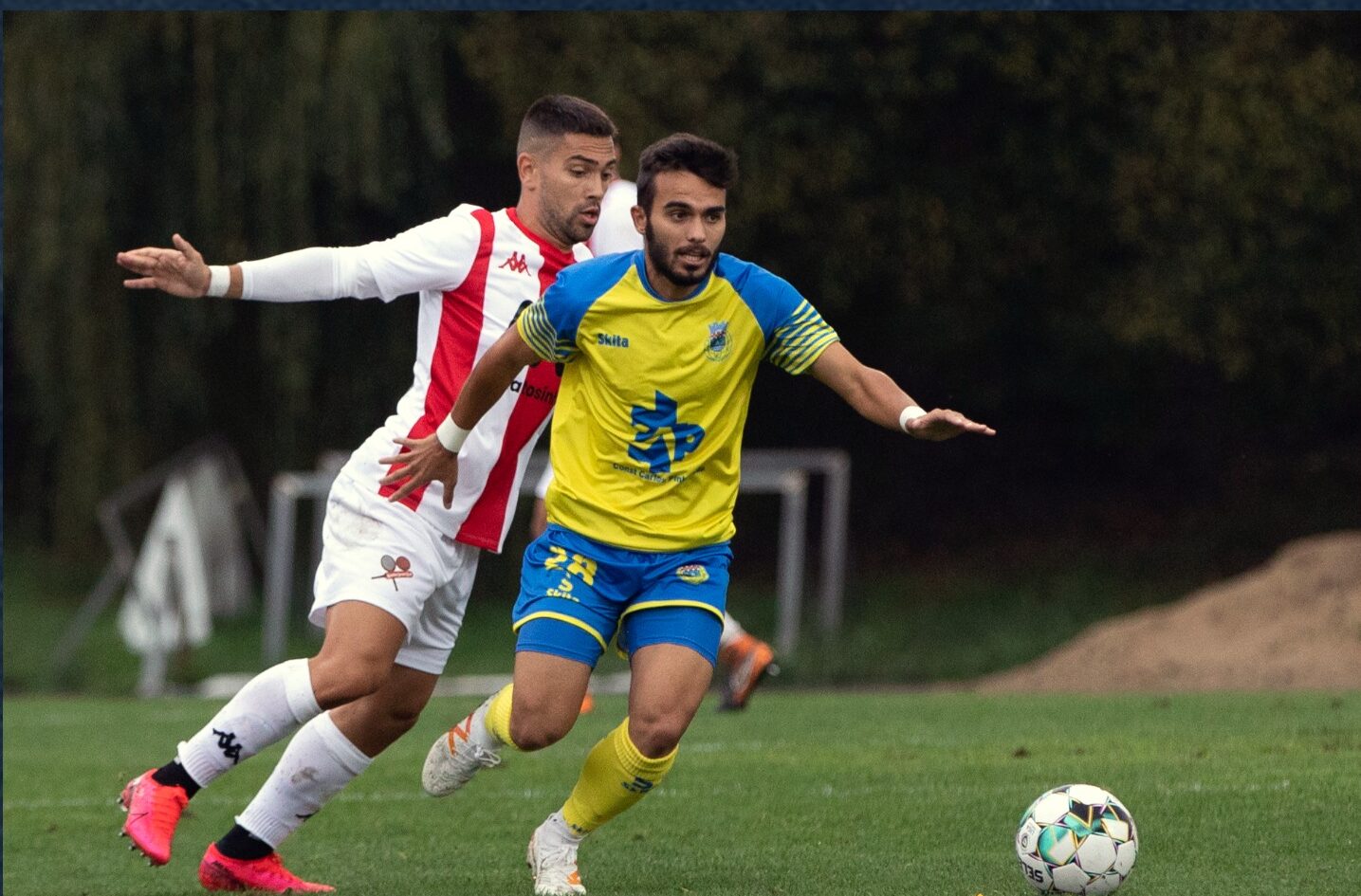 Futebol: Diogo Clemente emprestado ao E. Amadora