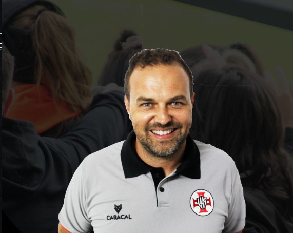 Rogério Mendes dirige equipa feminina da Ovarense na Liga BPI