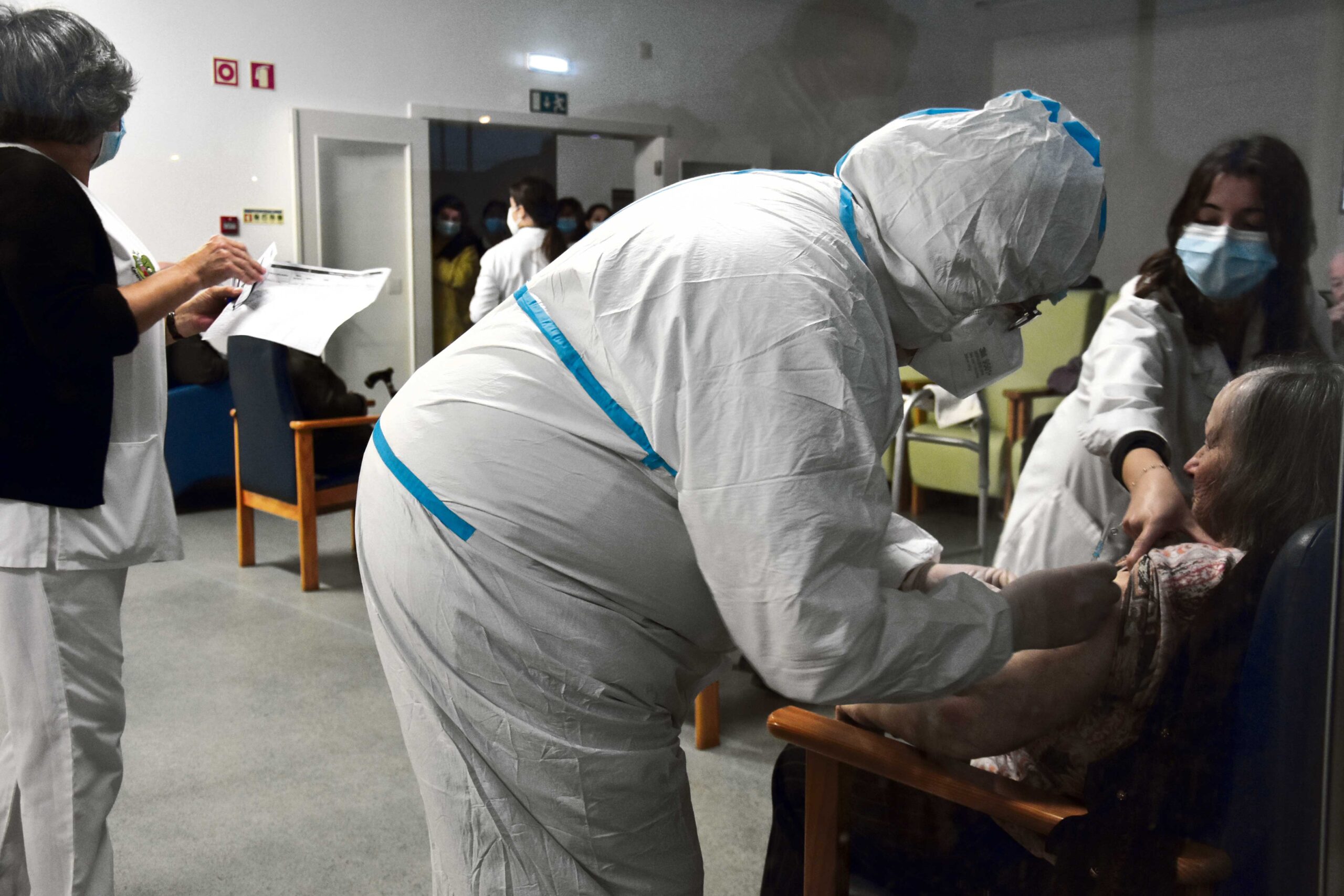 Presidentes de Câmara da região prescindem da prioridade para vacinação