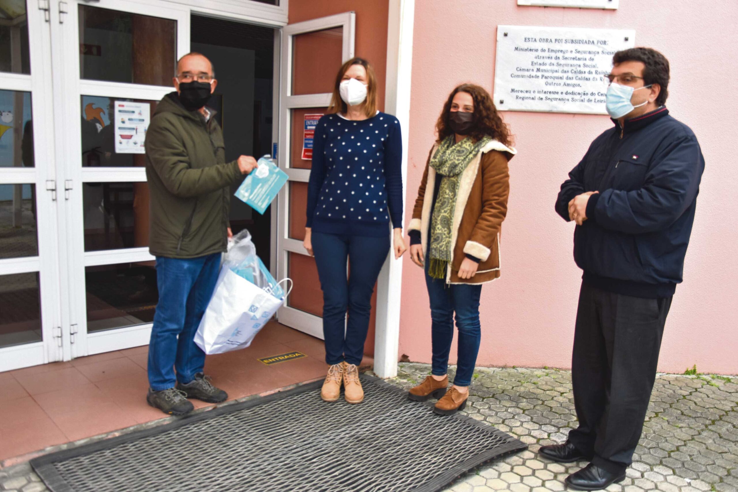 Junta de freguesia volta a distribuir máscaras pelas IPSS