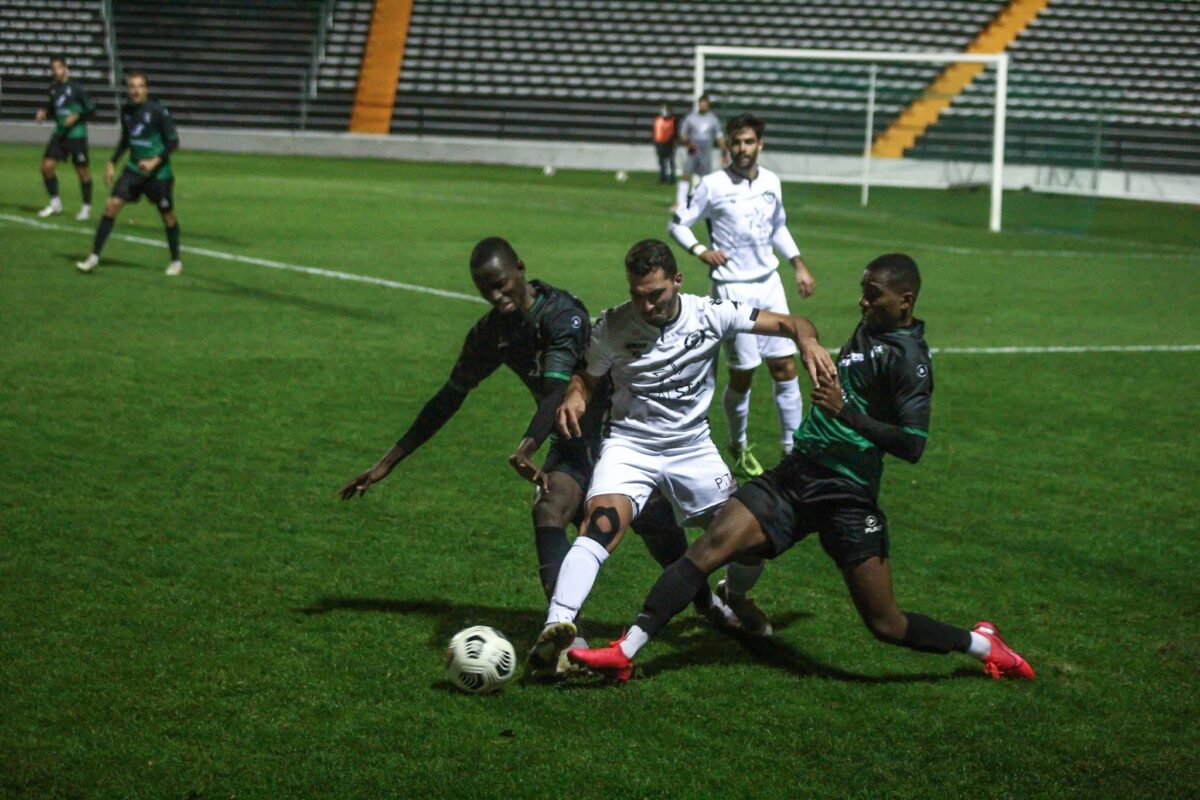 Futebol: Acompanhe o Lourinhanense-Caldas ao segundo