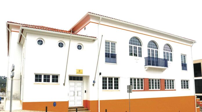 Câmara da Nazaré deixa prescrever dívidas de saneamento