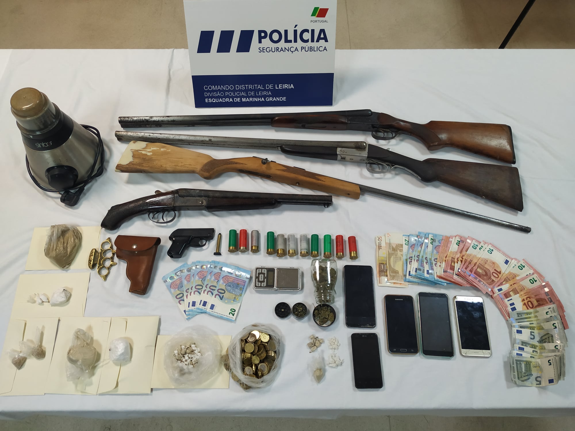 Cinco pessoas detidas por tráfico de droga nas Caldas e Marinha Grande