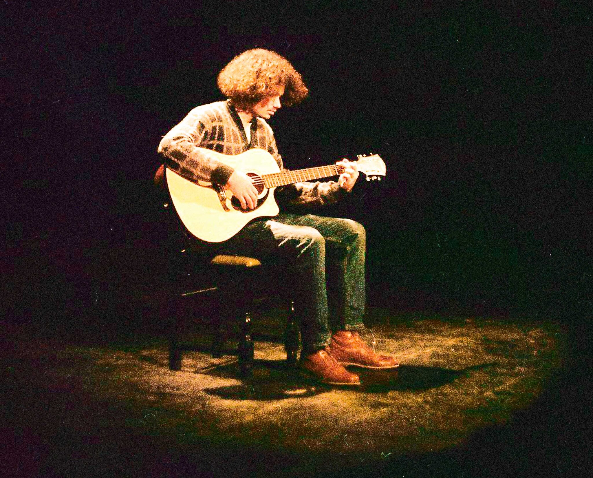 Cantor e baterista da Nazaré lança-se a solo