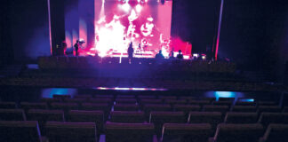 Stereossauro abriu programação do CCC em grande estilo