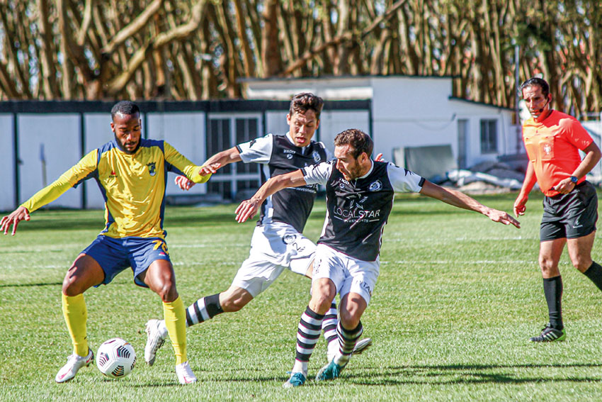 Vitória sobre o Sintrense coloca o Caldas a três pontos da fase de subida
