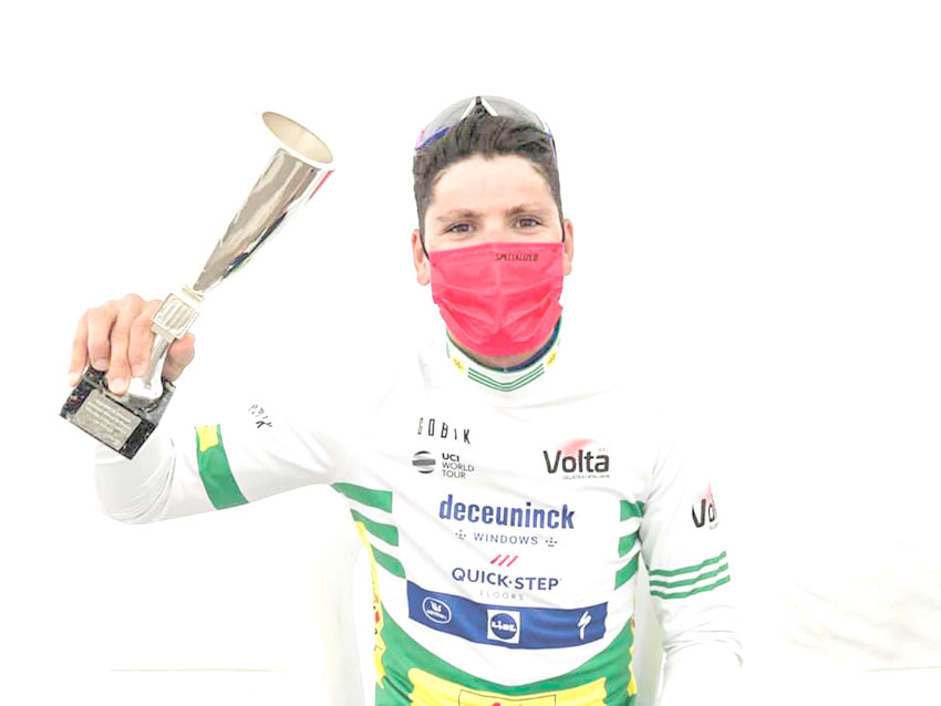 João Almeida agarra liderança com terceiro lugar no contrarrelógio