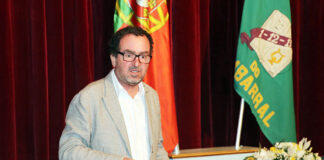 Festa comedida de um século de vida do Teatro Eduardo Brazão