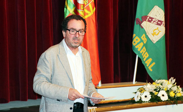 Festa comedida de um século de vida do Teatro Eduardo Brazão