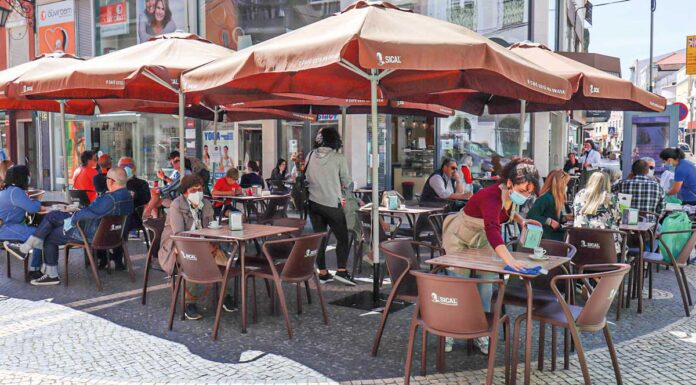 Câmara da Nazaré nega ocupação de estacionamento pelas esplanadas