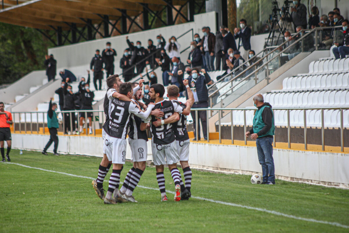 Subidas à 3ª Liga: Acompanhe o Caldas-Loures ao segundo