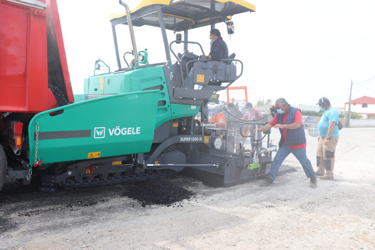 Município de Peniche adquiriu uma nova pavimentadora