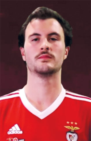 Tomás Seixas assina pela Casa do Benfica de Loures