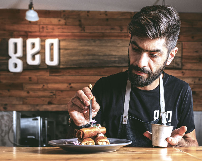 Provar as comidas do mundo nas Caldas