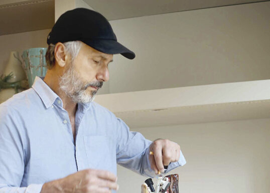 Humberto Campana cria nova peça para a coleção WWB, da Bordallo Pinheiro